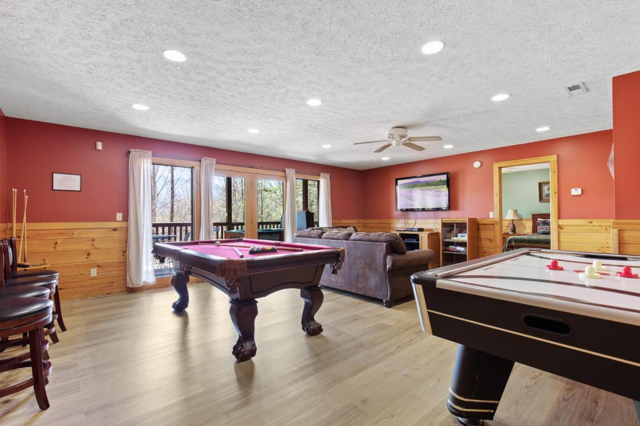 Above The Clouds, 4 Bedrooms, Pool Access, Private, Gaming, Sleeps 16 Gatlinburg Extérieur photo
