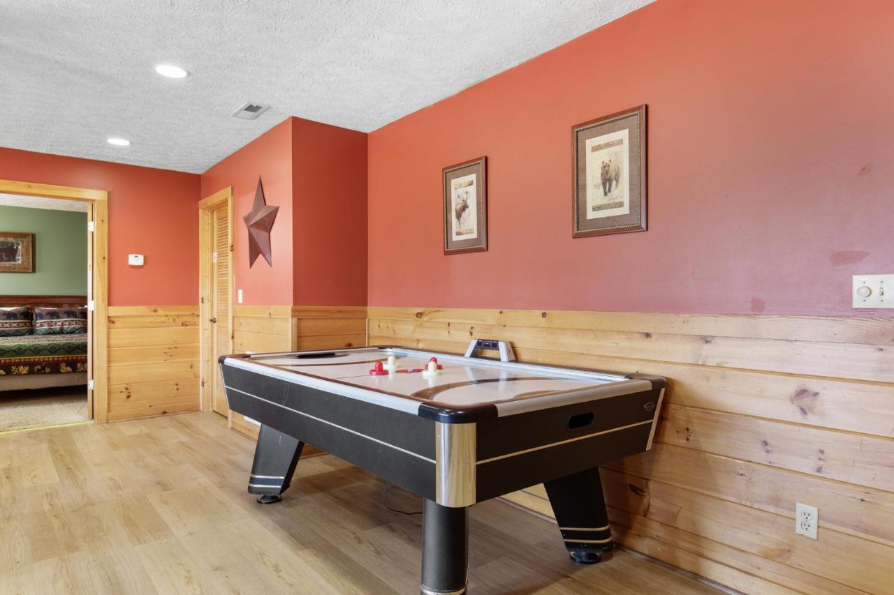 Above The Clouds, 4 Bedrooms, Pool Access, Private, Gaming, Sleeps 16 Gatlinburg Extérieur photo