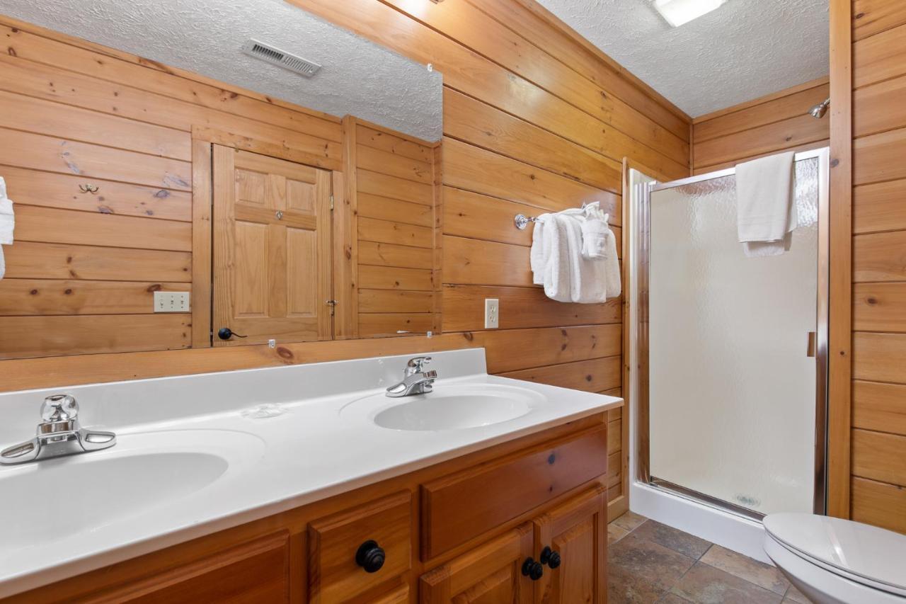 Above The Clouds, 4 Bedrooms, Pool Access, Private, Gaming, Sleeps 16 Gatlinburg Extérieur photo
